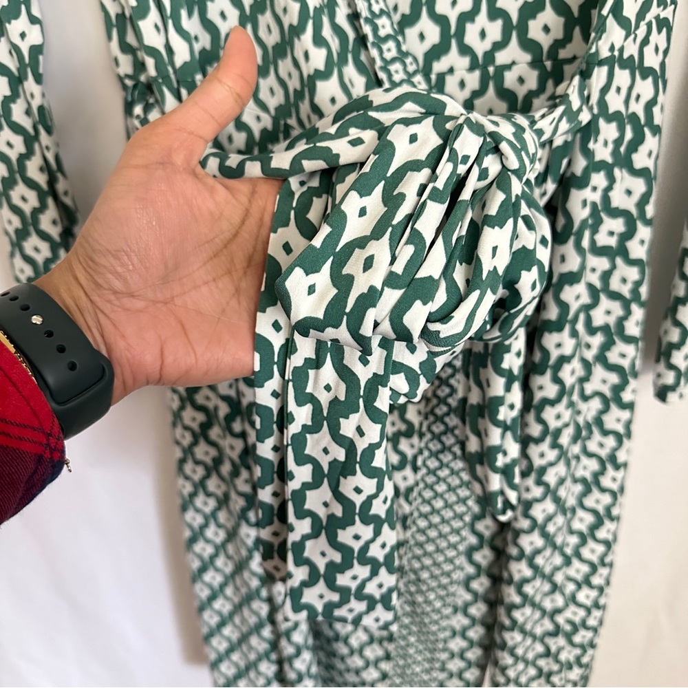 Banana Republic Green & White Geometric Print Wrap Around Jersey Dress sz XL - Picture 8 of 12